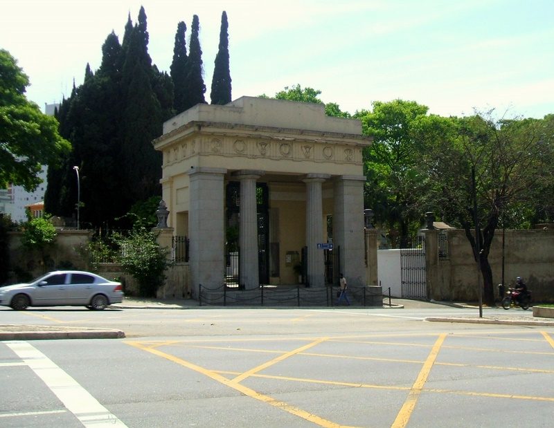 Cemitério da Consolação: O Museu a Céu Aberto dos Mortos Ilustres